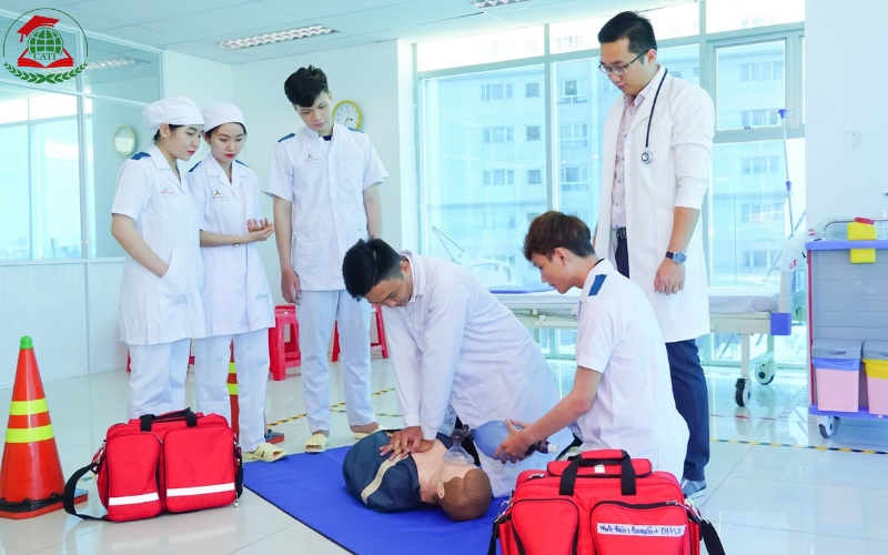 Trung cấp Y sĩ đa khoa là gì?