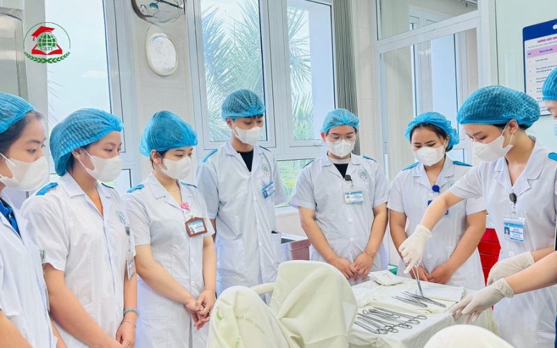 Khi có kinh nghiệm, thu nhập Trung cấp Y sĩ đa khoa như thế nào