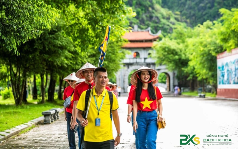 Chương trình học Trung cấp Hướng dẫn du lịch tại BKS
