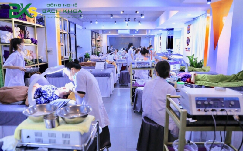 Học Cao đẳng Chăm sóc sắc đẹp tại Trường Công Nghệ Bách Khoa có gì đặc biệt?