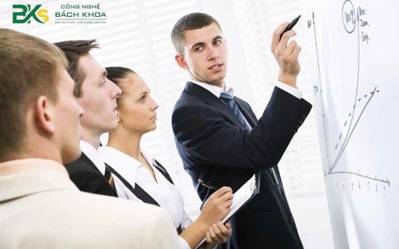 Có nên Học Cao đẳng Quản trị kinh doanh uy tín tại Trường Công Nghệ Bách Khoa
