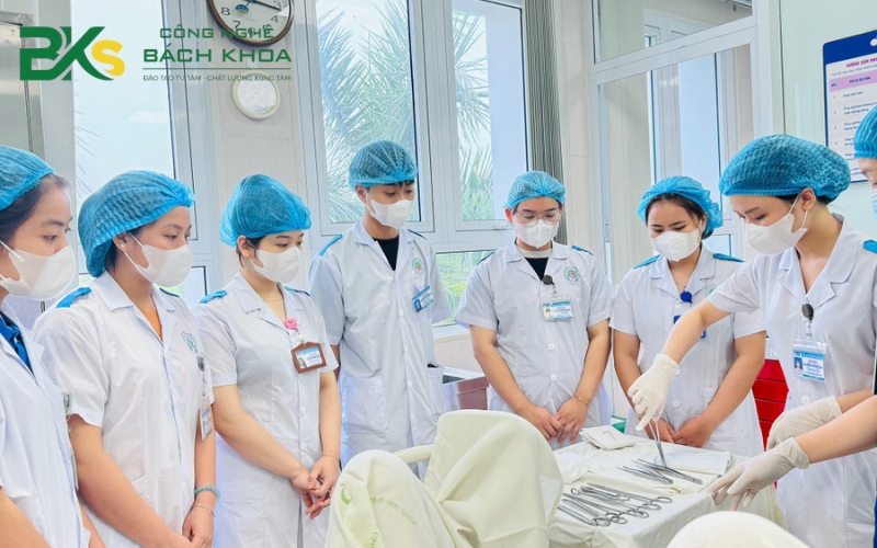 Khi có kinh nghiệm, thu nhập Trung cấp Y sĩ đa khoa như thế nào?