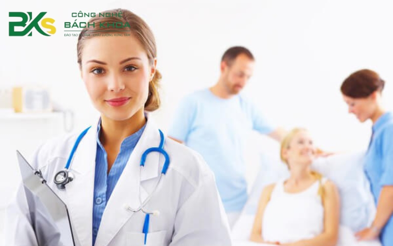 Mới ra trường, thu nhập của Trung cấp Y sĩ đa khoa có cao không?