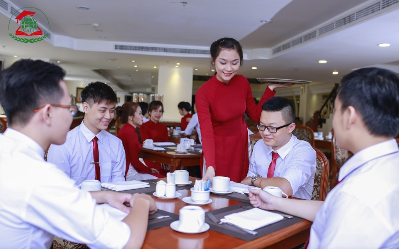 Học Cao đẳng Quản trị khách sạn ra trường làm công việc gì?
