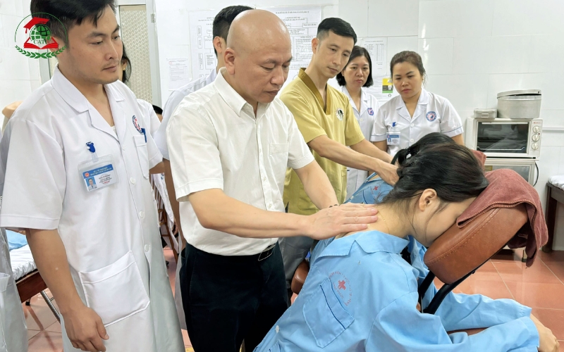 Lợi ích khi học Cao đẳng Y học cổ truyền trực tuyến