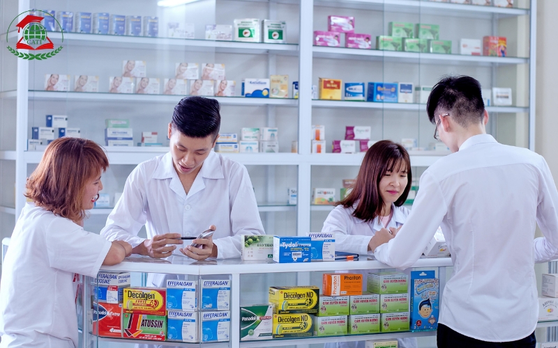 Tại sao nên chon học Trung cấp Dược Online