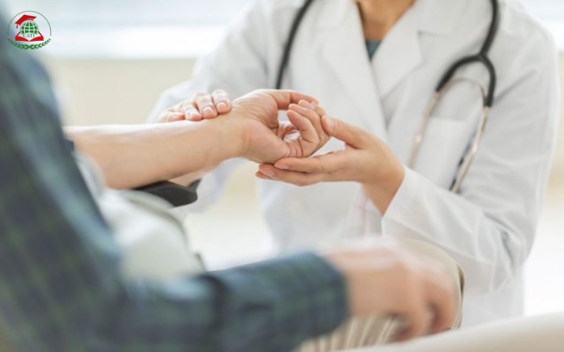 Bằng Trung cấp Y sĩ đa khoa từ xa ra trường có dễ xin việc không?