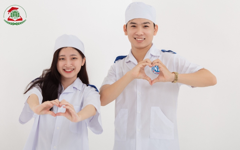 Chi phí học Cao đẳng Y sĩ đa khoa online có đắt không?