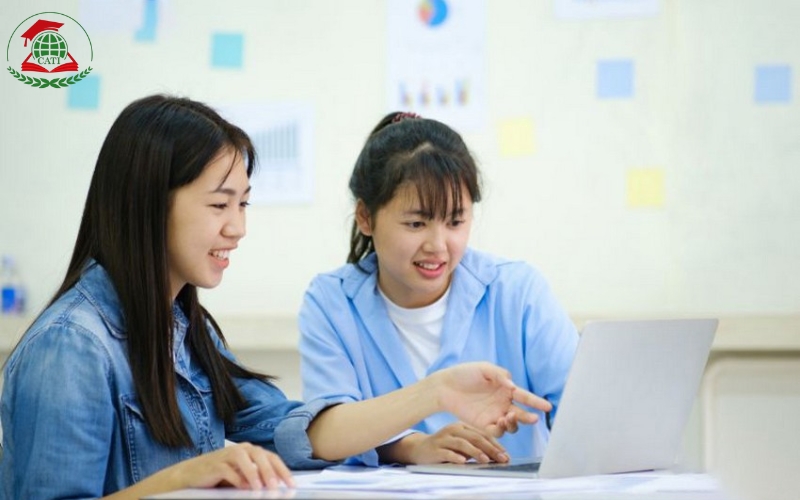 Chương trình học Trung cấp Tiếng Anh trực tuyến
