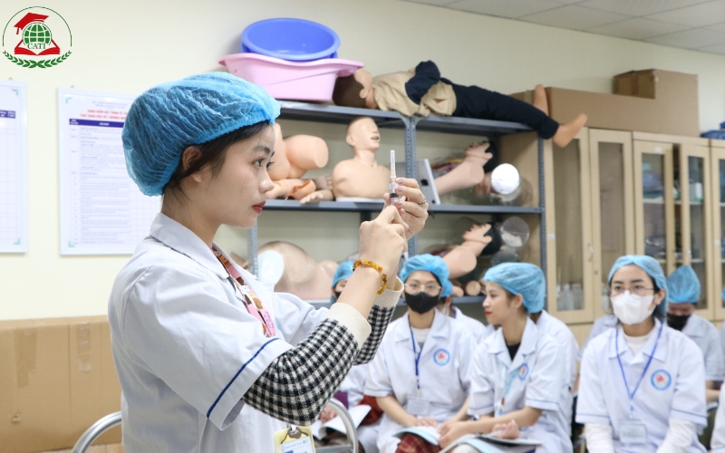 Học Trung cấp Y sĩ đa khoa online ra trường làm công việc gì?