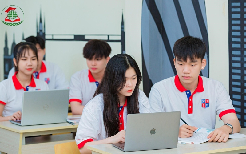 Học Trung cấp Công nghệ thông tin Vừa học vừa làm ra trường làm gì?