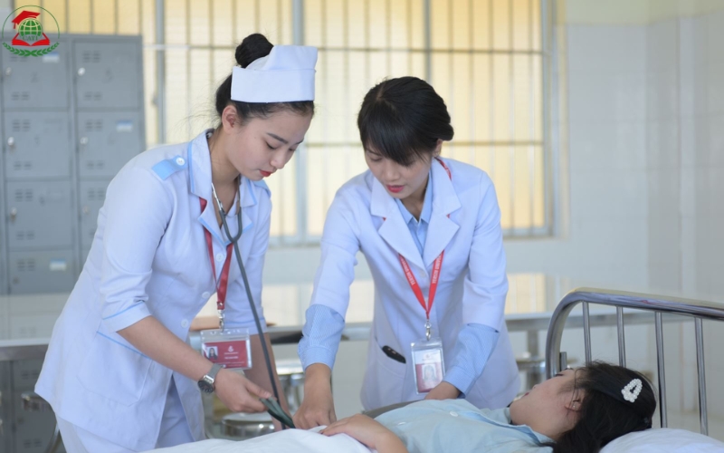 Học Trung cấp Điều dưỡng vừa học vừa làm tại Bình Phước