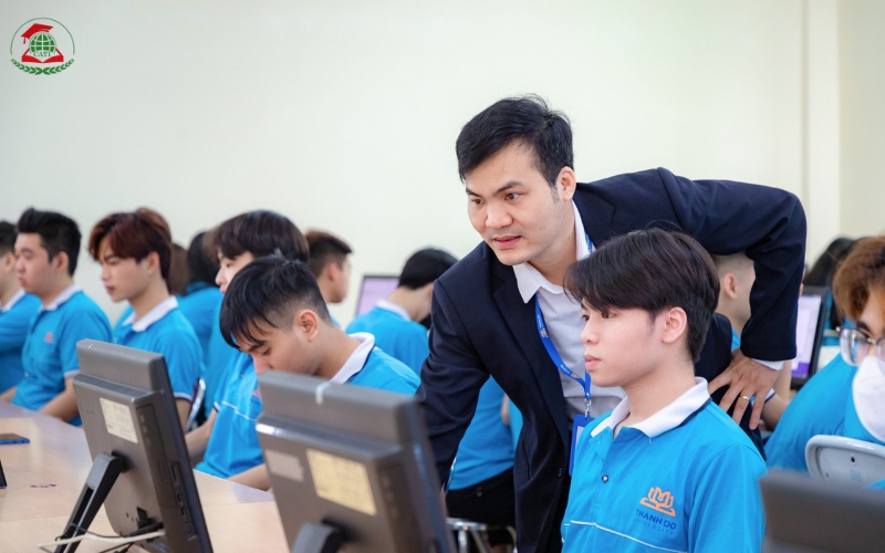 Tiêu chí chọn trường học Trung cấp Công nghệ thông tin Cấp tốc
