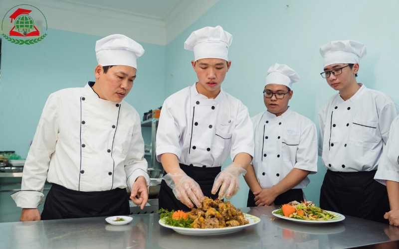 Học Trung cấp Kỹ thuật chế biến món ăn Cấp tốc có được nhận bằng chính quy không?