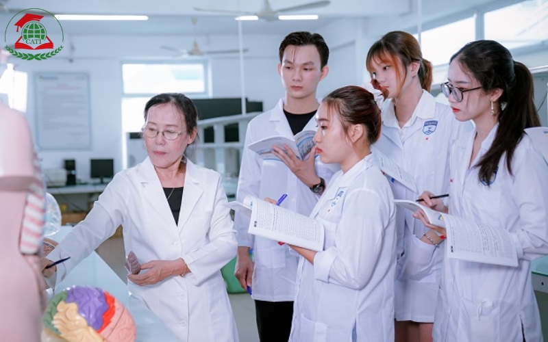 Top những trường đào tạo Trung cấp ngành Điều dưỡng uy tín