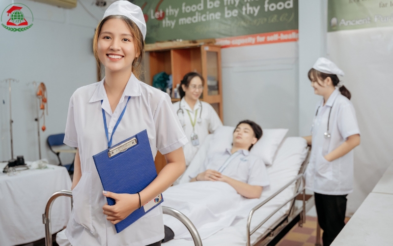 Ưu điểm khi học Trung cấp Y sĩ đa khoa Từ xa 