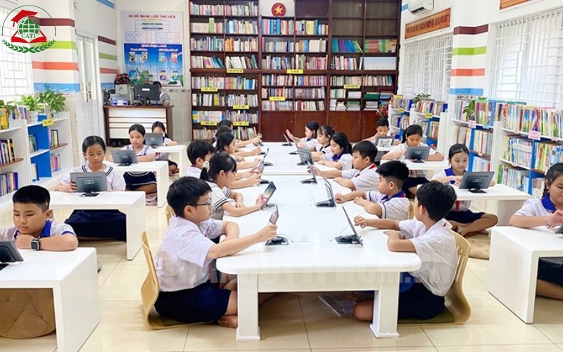 Trung cấp Thư viện Thiết bị trường học là gì?