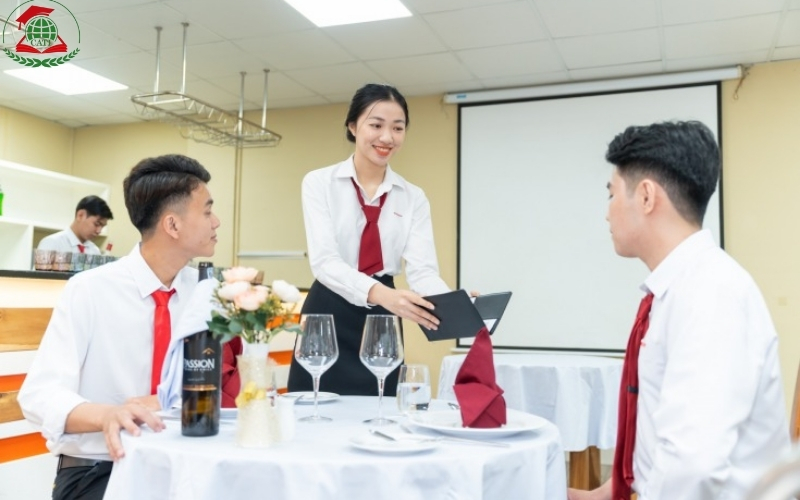 Cao đẳng Quản trị nhà hàng là gì?