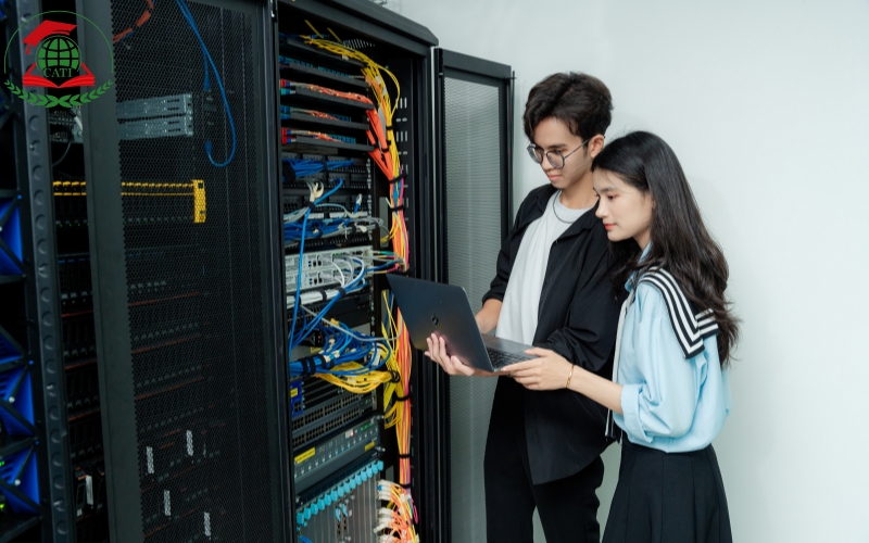 Học Trung cấp Công nghệ thông tin online hiện nay có ổn không?