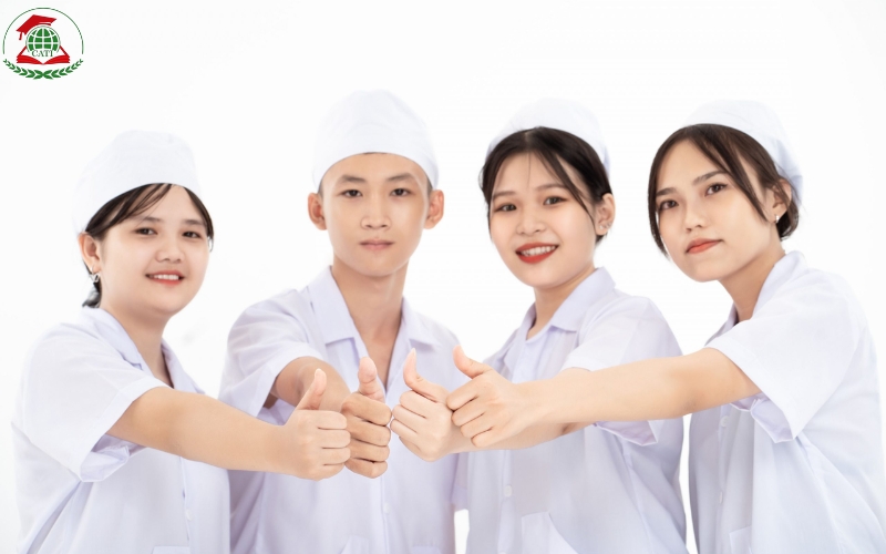 Sau khi ra trường Trung cấp Điều dưỡng Từ xa thu nhập ổn không?