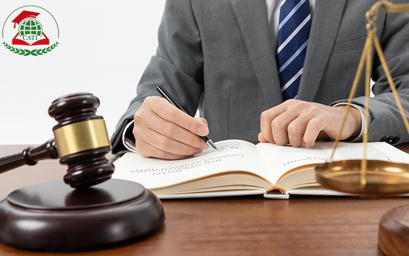 Tiêu chí chọn trường học Trung cấp Pháp luật trực tuyến uy tín