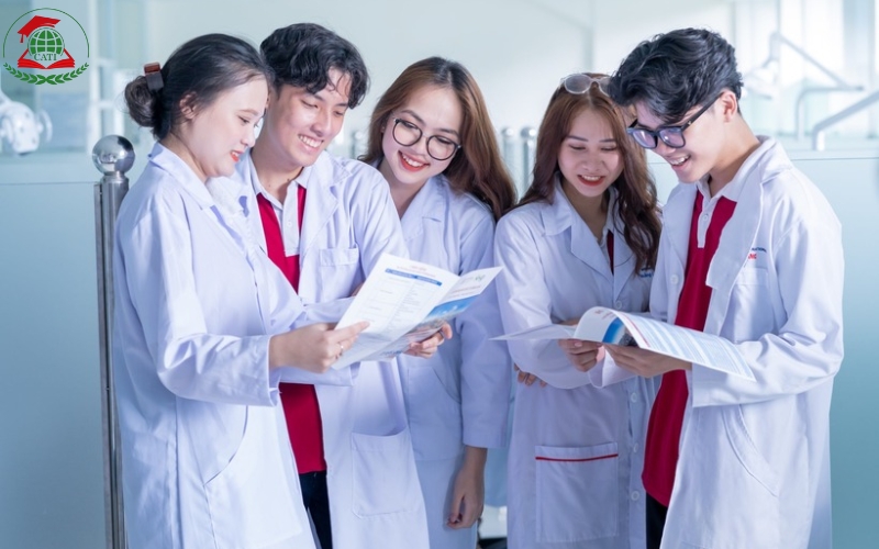 Ưu điểm khi học online Trung cấp Y sĩ đa khoa