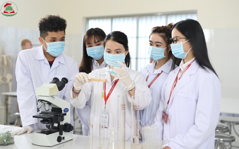 Bằng học từ xa Văn bằng 2 Trung cấp Dược có giá trị như thế nào?