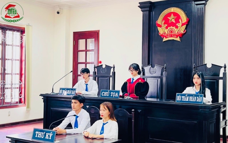 Bằng Trung cấp Pháp luật thời gian học bao lâu?