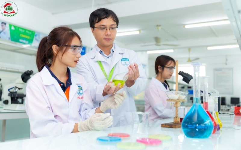 Học phí khi học từ xa Văn bằng 2 Trung cấp Dược