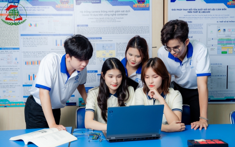 Người mới bắt đầu có học được Trung cấp Công nghệ thông tin không?