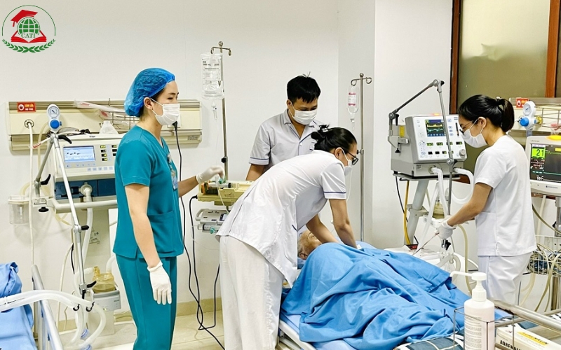 Học Cao đẳng Điều dưỡng từ xa vậy có bị lý thuyết suông không?