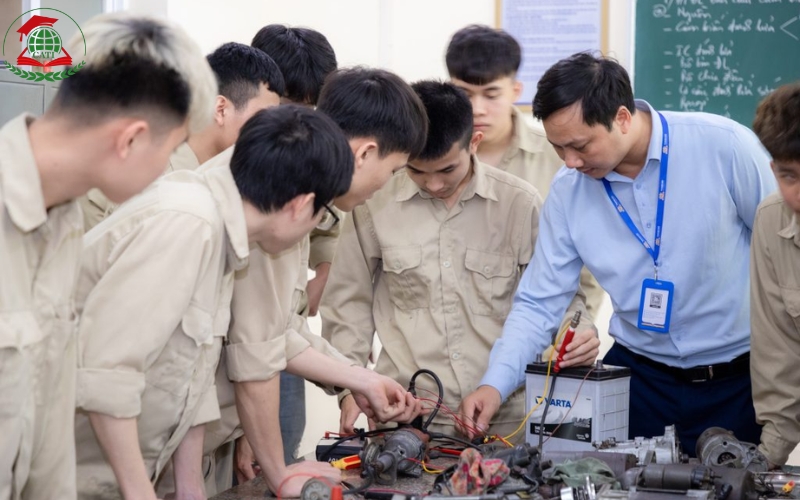 Những giá trị thực tế khi học Trung cấp ngành Công nghệ ô tô Từ xa 