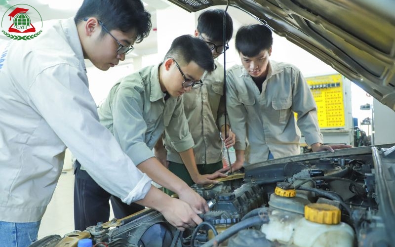 Tại sao Học viện Cati là nơi học Trung cấp ngành Công nghệ ô tô Từ xa đáng cân nhắc?