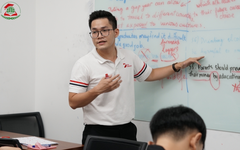 Văn bằng 2 Trung cấp Tiếng Anh hệ từ xa phù hợp làm văn phòng, công ty nước ngoài không?