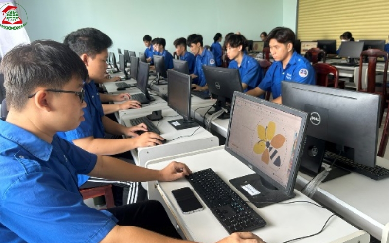 Vì sao nhiều người chọn học ngành Quản trị mạng máy tính?