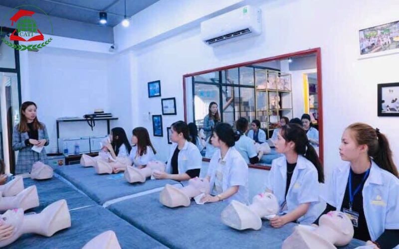 Học Văn bằng 2 ngành Chăm sóc sắc đẹp hệ Từ xa có thực hành không?