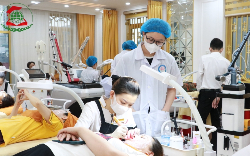 Vì sao nên học Văn bằng 2 ngành Chăm sóc sắc đẹp hệ Từ xa tại Học Viện Cati?