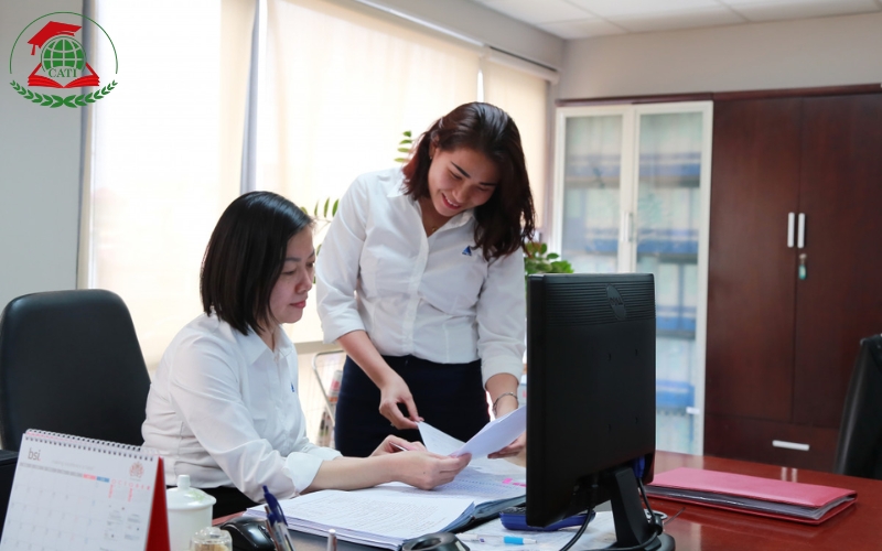 Học ngành Văn thư hành chính học cuối tuần có khó không?