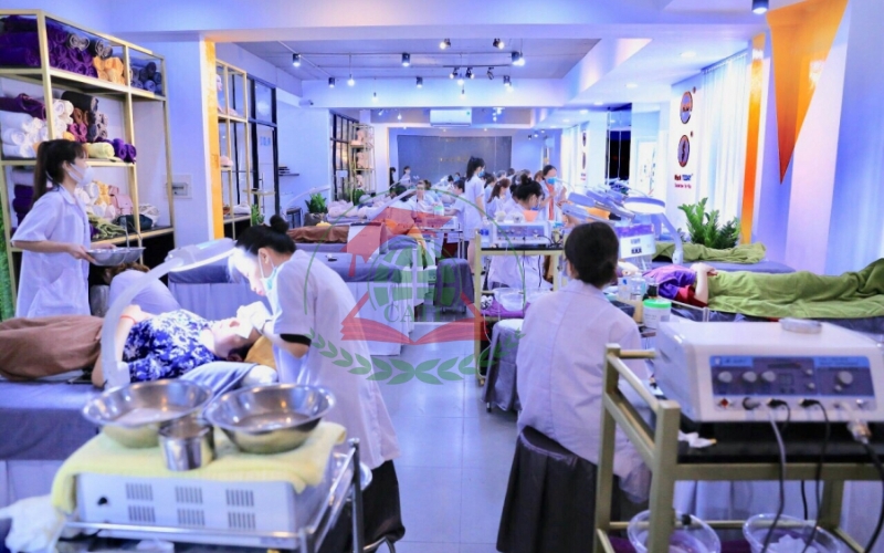 Học ngành Chăm sóc sắc đẹp ra trường làm gì?