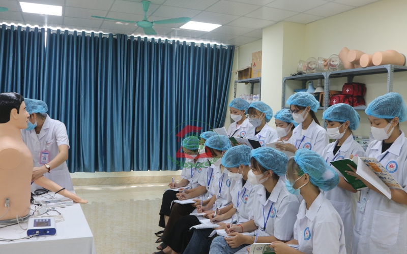 Học phí liên thông ngành Y sĩ đa khoa khoảng bao nhiêu?