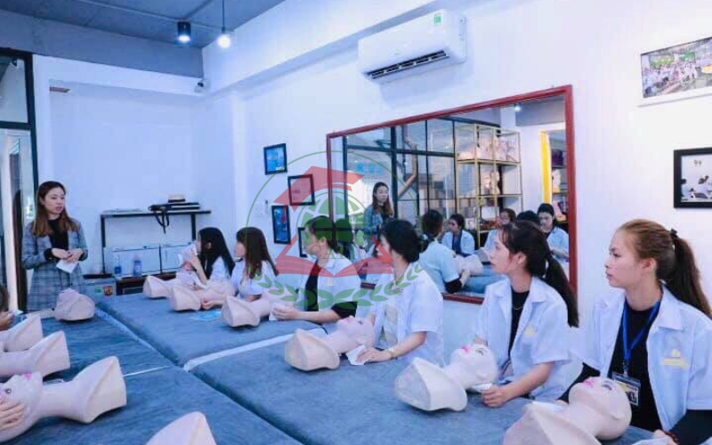Học phí ngành Chăm sóc sắc đẹp khi xét học bạ bao nhiêu?