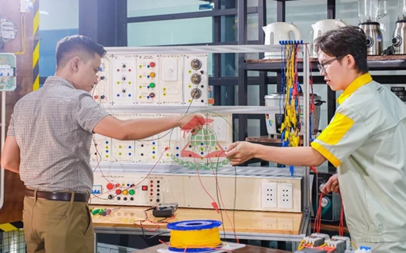 Học Liên thông Điện công nghiệp có phải học lại từ đầu không?
