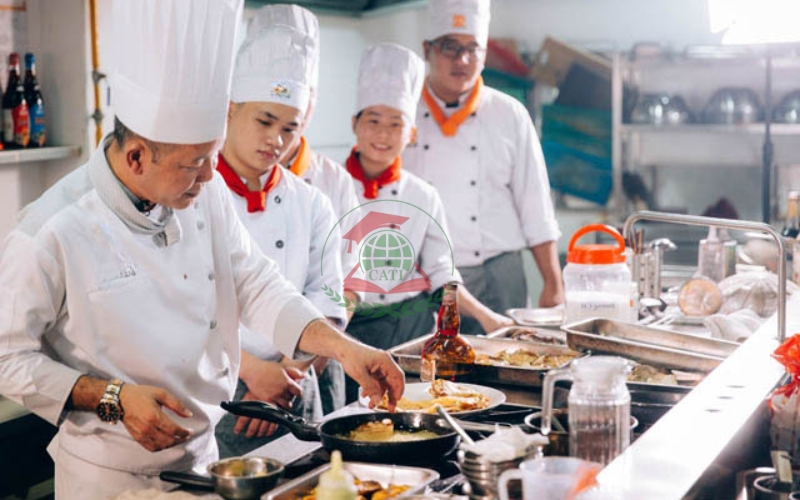 Học Trung cấp Nấu ăn bao lâu thì có thể đi làm?