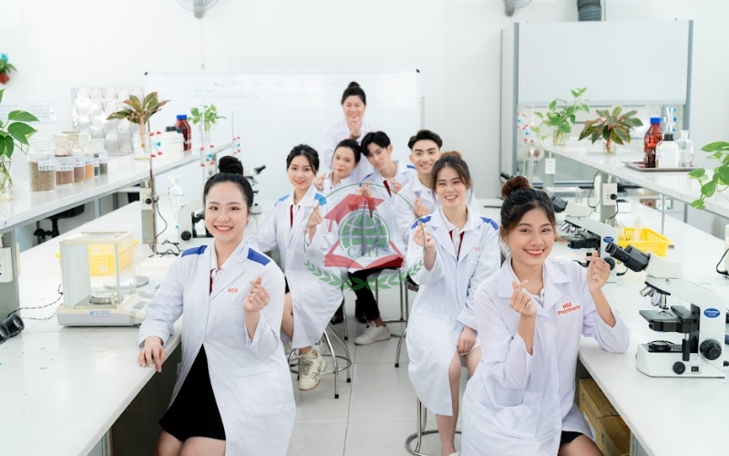 Học phí học trực tuyến Trung cấp Dược bao nhiêu?