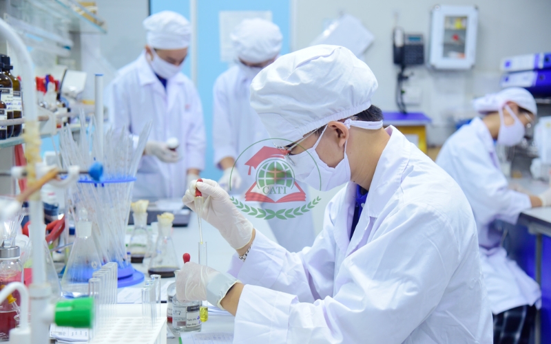 Học trực tuyến Trung cấp Dược có gì khác học trực tiếp?