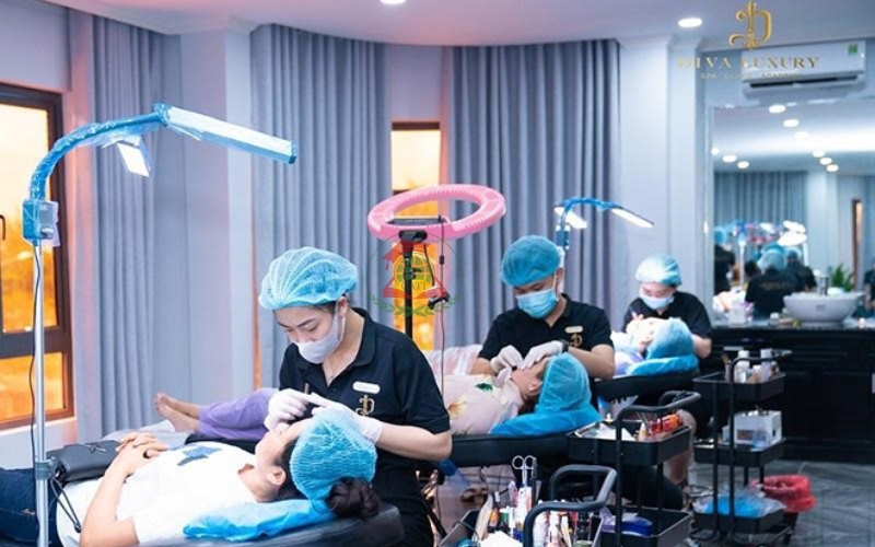 Học Trung cấp Thẩm mỹ có được thực hành nhiều không?