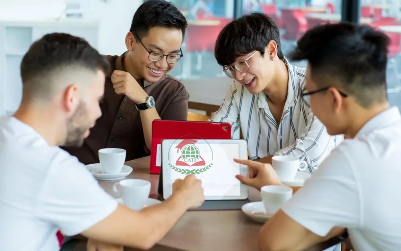 Ai phù hợp với khóa học Trung cấp Kế toán online?